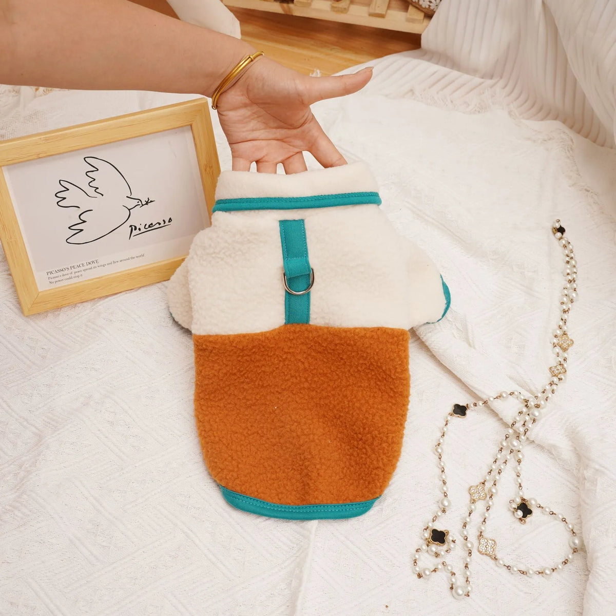 Lambswool pet sweatshirt in caramel colour with berber fleece thickened construction