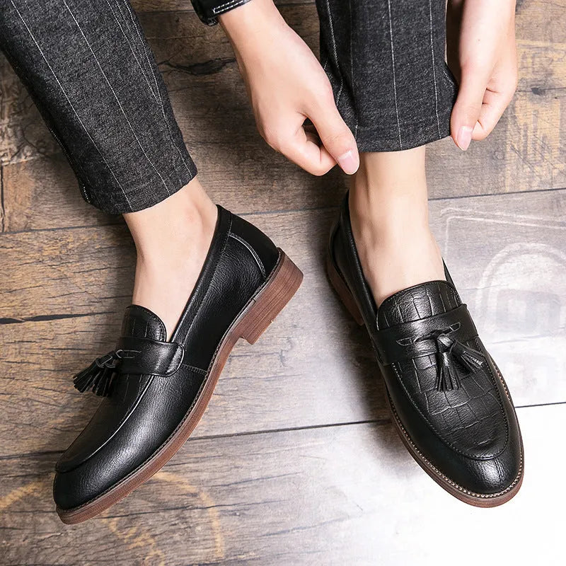 Men's casual leather shoes in black or brown with PU upper, PU sole and round toe, sizes 38-47