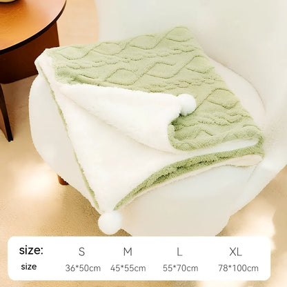 Dog blanket in four sizes from 36x50cm to 78x100cm for pets 10kg to 65kg with cloth material