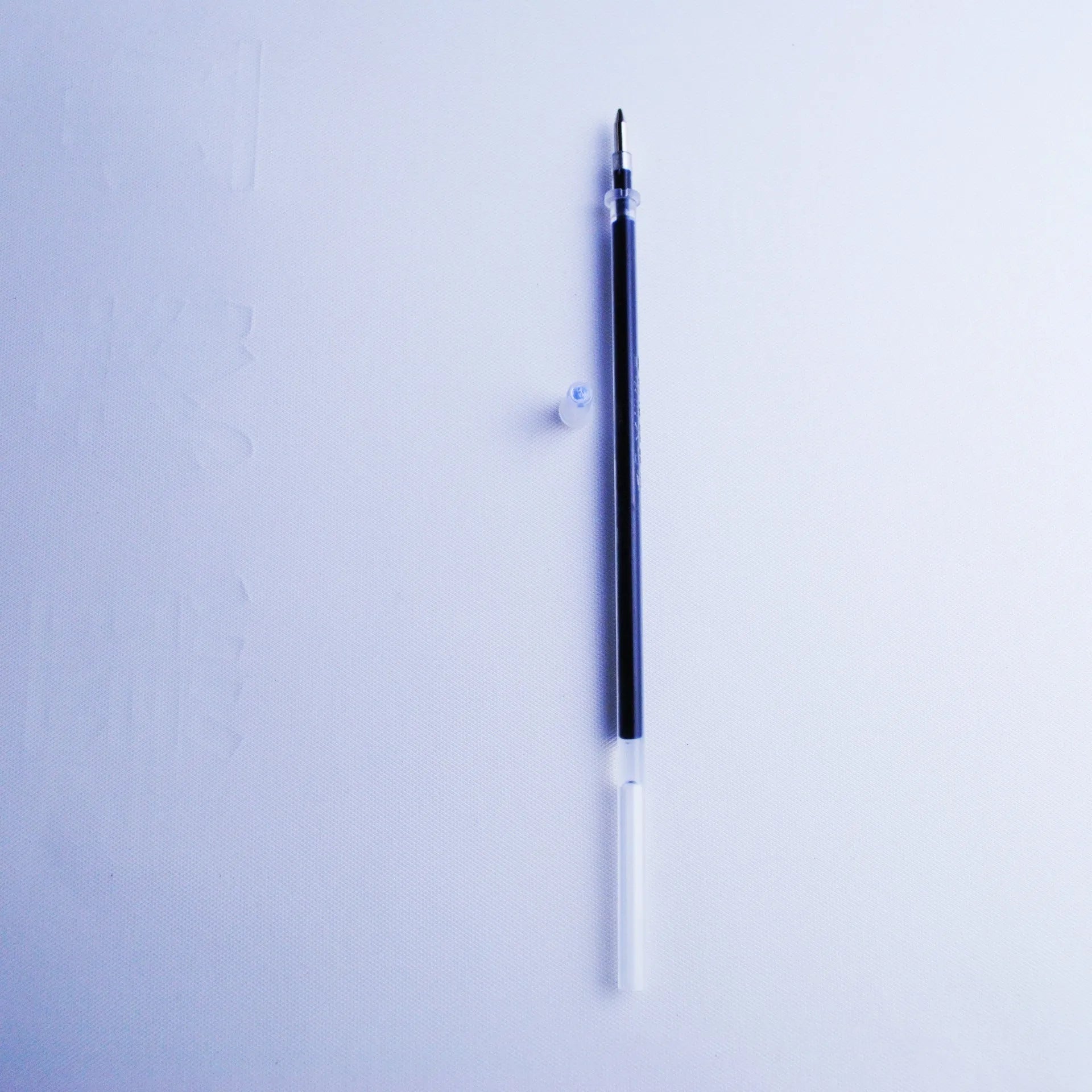 Automatic fading pen with 0.5mm tip, 130mm plastic body, and 8 blue ink refills set