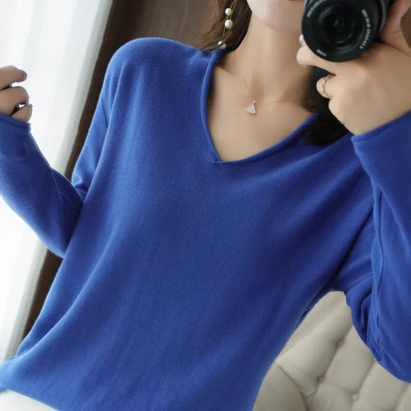 Women's V-neck long sleeve knitwear top in elegant style with non-ironing feature