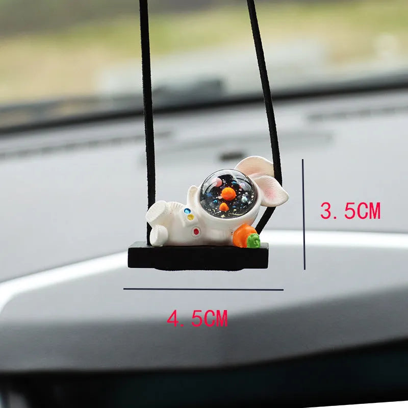 Resin cartoon astronaut car pendant with five character variations