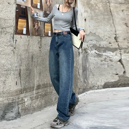 Women's retro straight jeans in retro blue, high-waist trousers design with straight leg cut