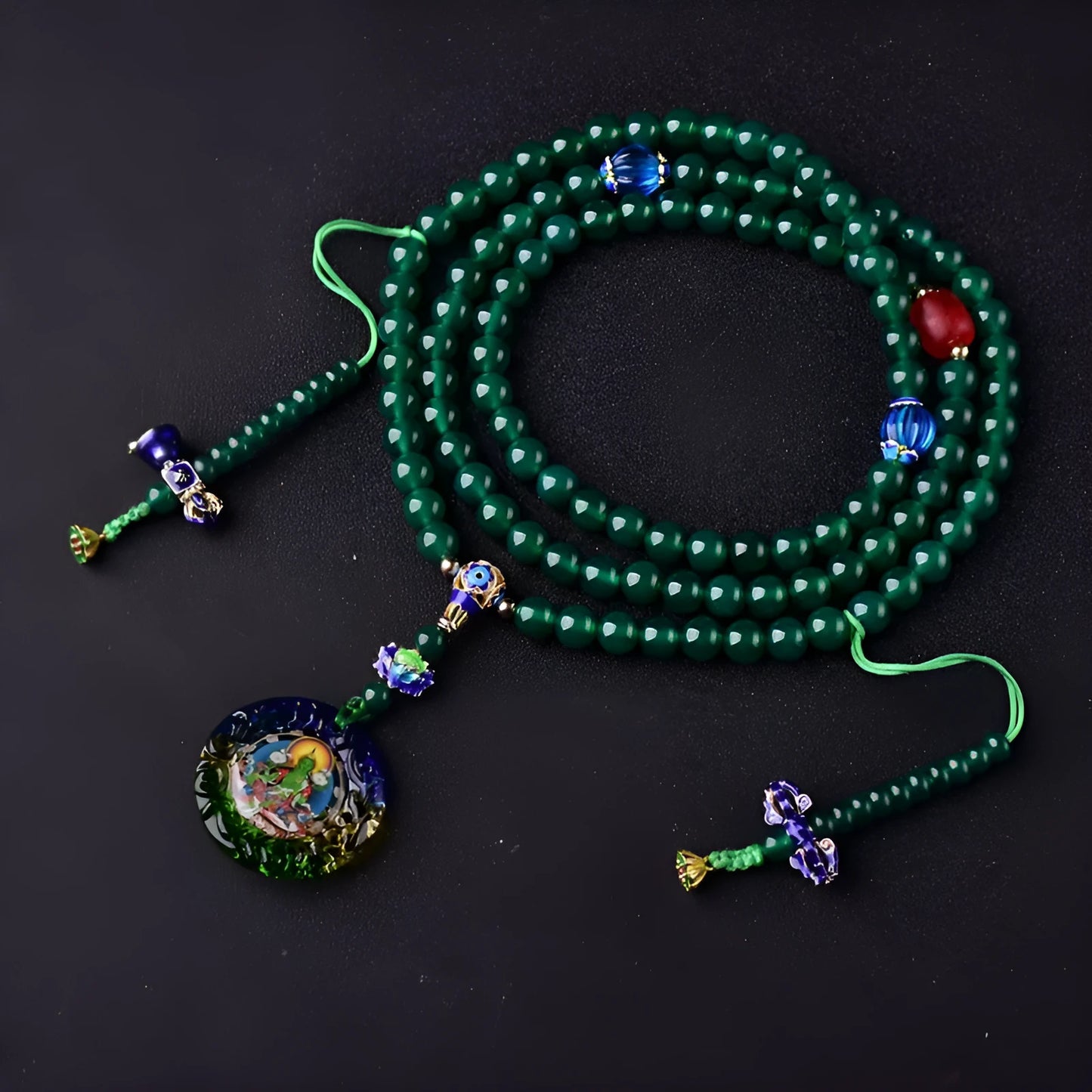 Green agate multi-circle bracelet with 108 beads and a pendant, showing Buddha beads or Thangka style options.