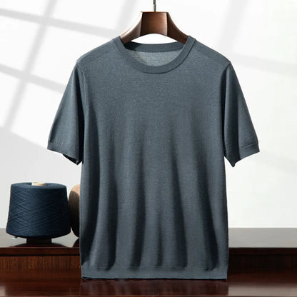 Men's loose-fit thin knitted pullover shirt in light grey, short sleeves, round neck.