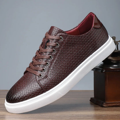 Men's black low-top business leather shoes with a leather toe cap and rubber sole