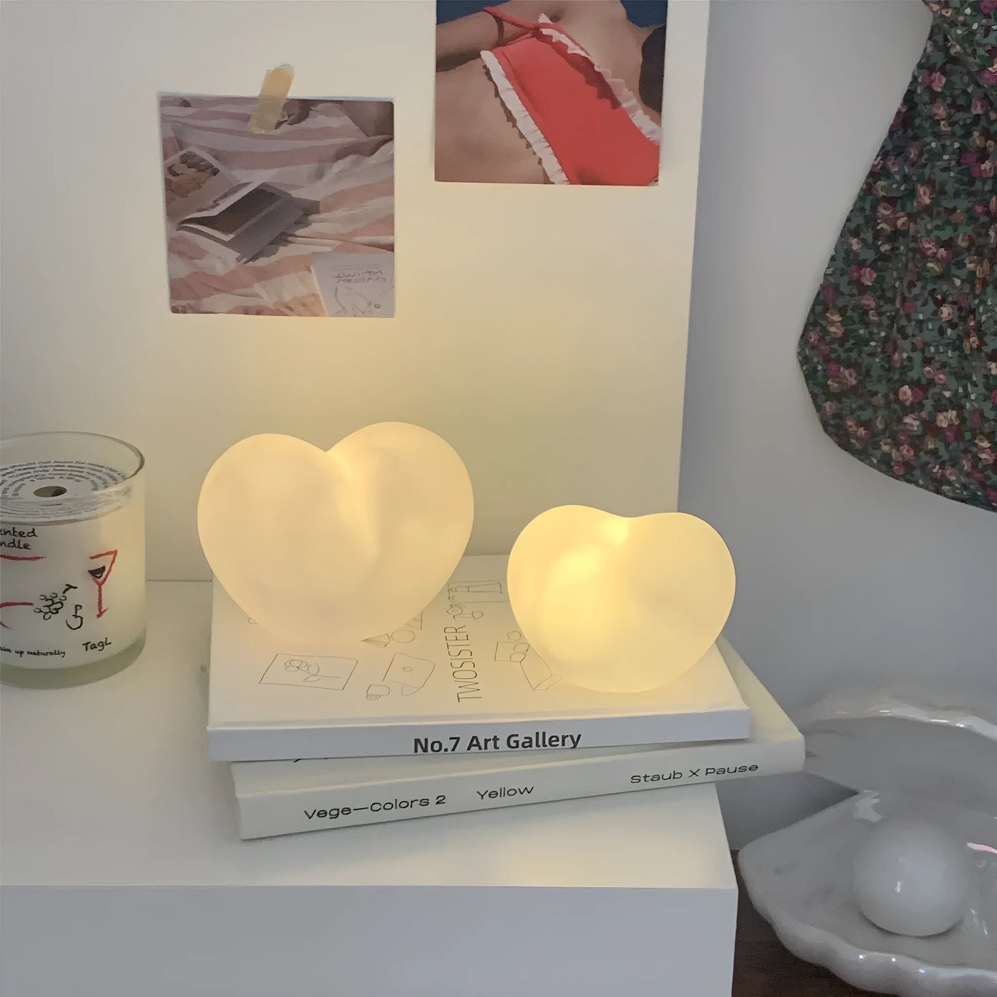 White and pink vinyl atmosphere lamps in trumpet and tuba shapes showing 8cm and 11cm size options