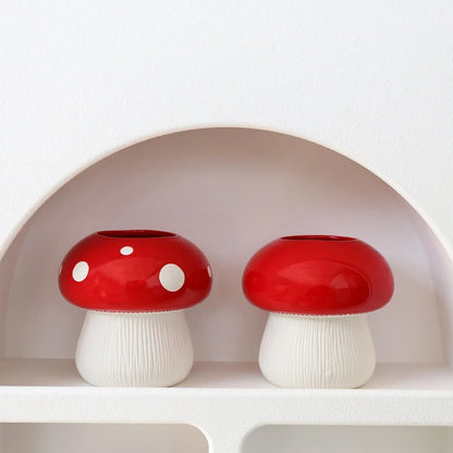 Mushroom shaped ceramic vase with white spots, 15cm height, European style plant container