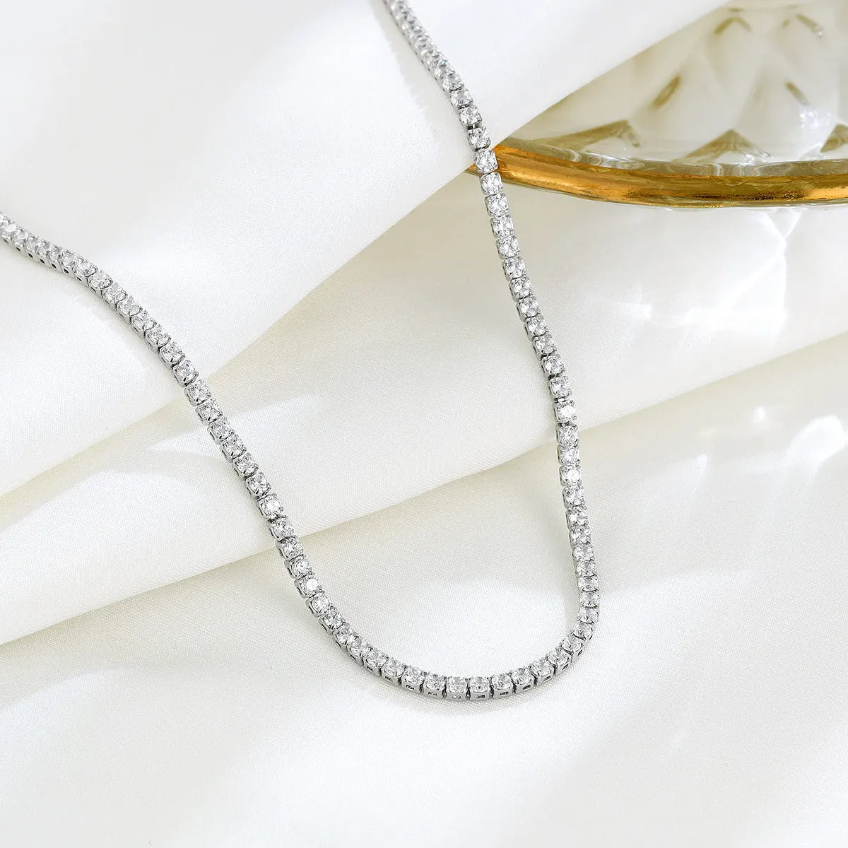 Women's 925 sterling silver necklace with diamond cut round elements in silver colour