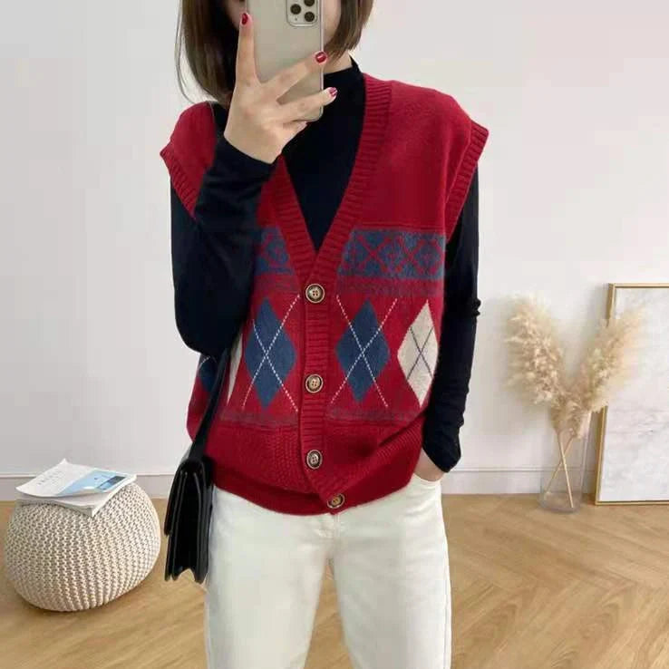 Diamond plaid pattern sleeveless cardigan top in loose fit with free size construction