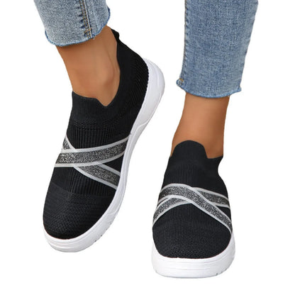 Black women's casual mesh shoes with flyknit upper and rubber sole
