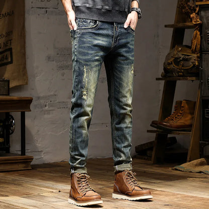 Men's skinny fit jeans in retro colour with stretch denim fabric and zip fly, sizes 28-38