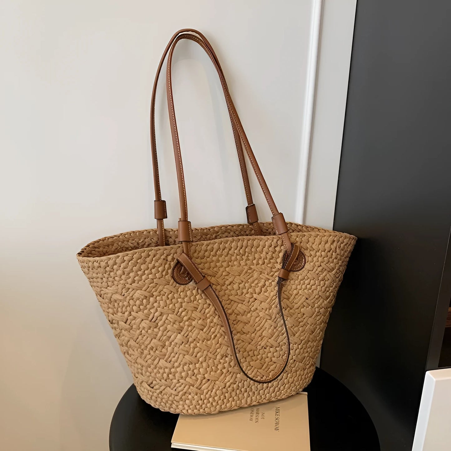 Woven shoulder bag in European American retro style with large capacity and dual carrying options