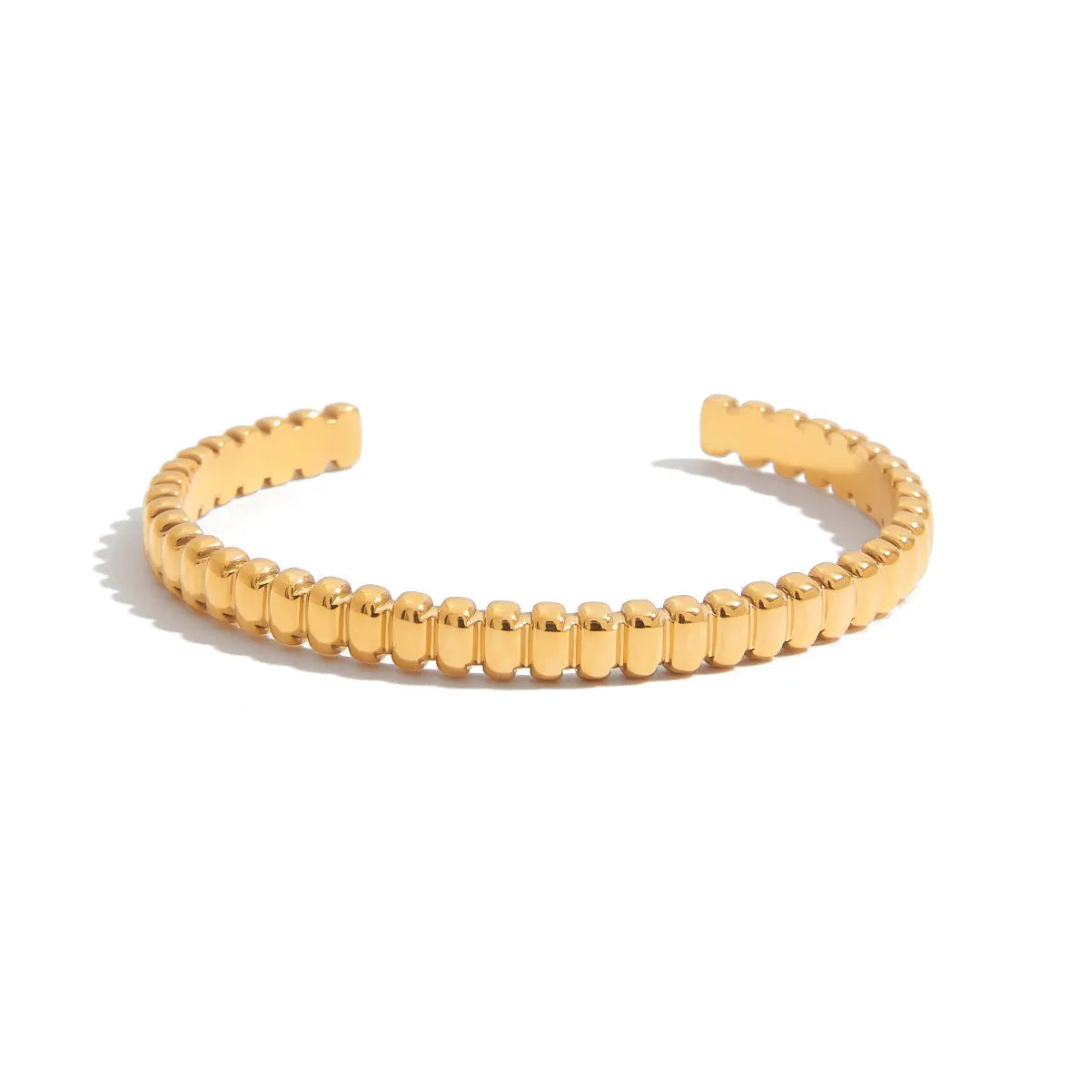 Women's stainless steel bracelet with electroplated finish in European and American style