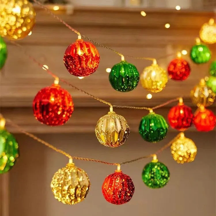 Christmas electroplating ball fairy lights with heart-shaped gold baubles on a string