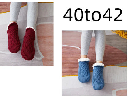 Pair of thickened non-slip indoor socks in navy V-fringe, 60% acrylic with sherpa lining for warm grip on floors, sizes 35-45