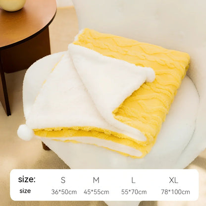Dog blanket in four sizes from 36x50cm to 78x100cm for pets 10kg to 65kg with cloth material