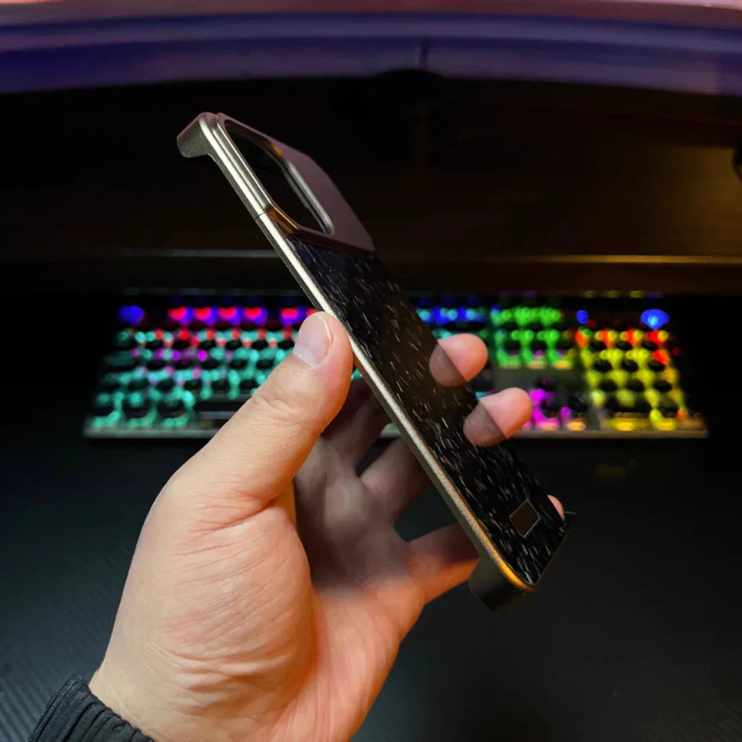 Frameless metal aromatherapy phone case with forged fiber pattern and magnetic charging for iPhone 15 Pro to 16 Pro Max