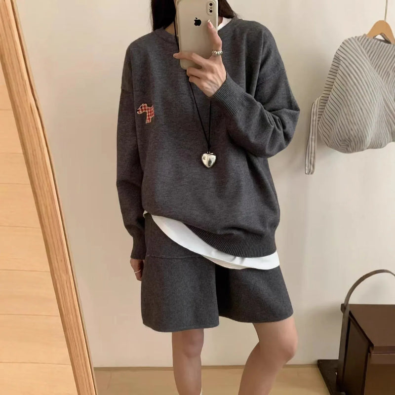 Casual sports knitted sweater shorts suit for women, featuring imitation cashmere fabric, Japanese and Korean casual style, with animal pattern embroidery design, available in milk blue, dark gray, or oats colour, suitable for free size.