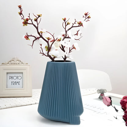 Melamine plastic decorative vase in blue colour measuring 16cm diameter by 20cm height with simple style