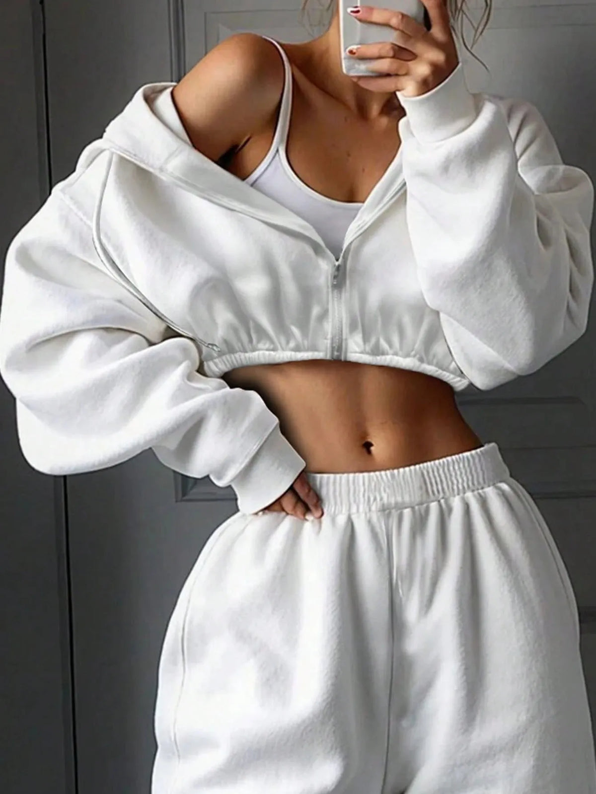 Long sleeve polyester sports tracksuit set in a choice of seven colours