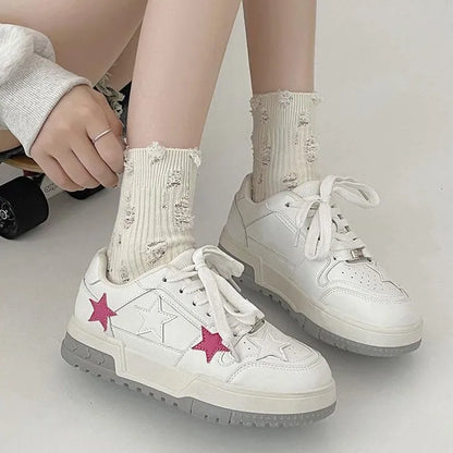 Women's Korean style low-top sneakers in black or white with PU upper, round toe, and front lace-up fastening, sizes 35-40