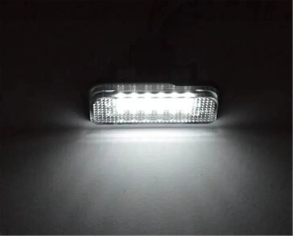 Mercedes Benz LED licence plate light for W203 W211 W219 R171 models showing 18 SMD LEDs