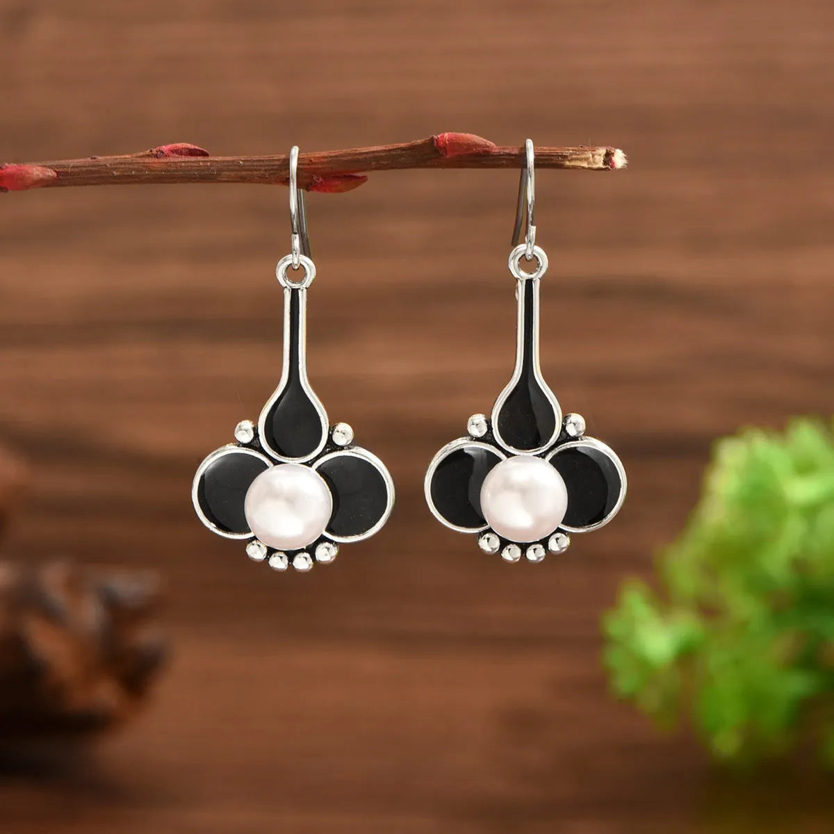 Silver electroplated retro fashion earrings with alloy construction and contemporary OL style