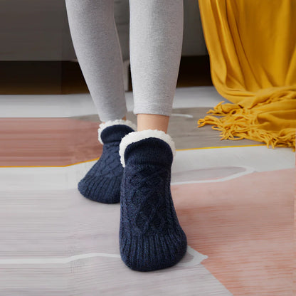 Pair of thickened non-slip indoor socks in navy V-fringe, 60% acrylic with sherpa lining for warm grip on floors, sizes 35-45