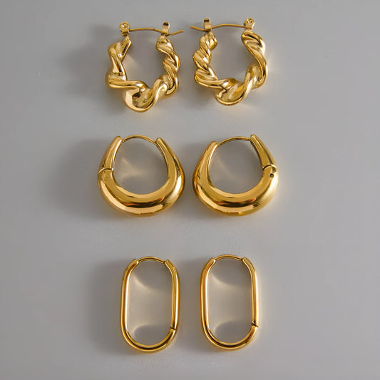 Pair of 18K gold plated stainless steel ear clips with geometric oval ellipse shape for women