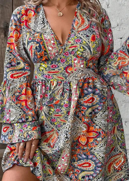 Plus size women's dress with bell sleeves and V-neck in bohemian style