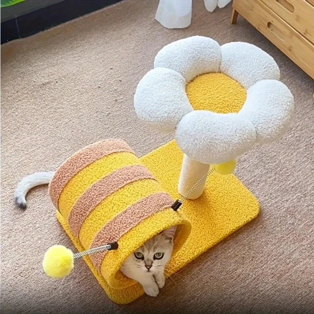 Yellow cat scratching post with sisal scratching board, climbing frame and integrated tunnel