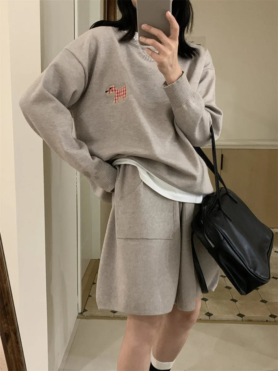 Women's casual knitted sweater and shorts set with animal embroidery in imitation cashmere fabric