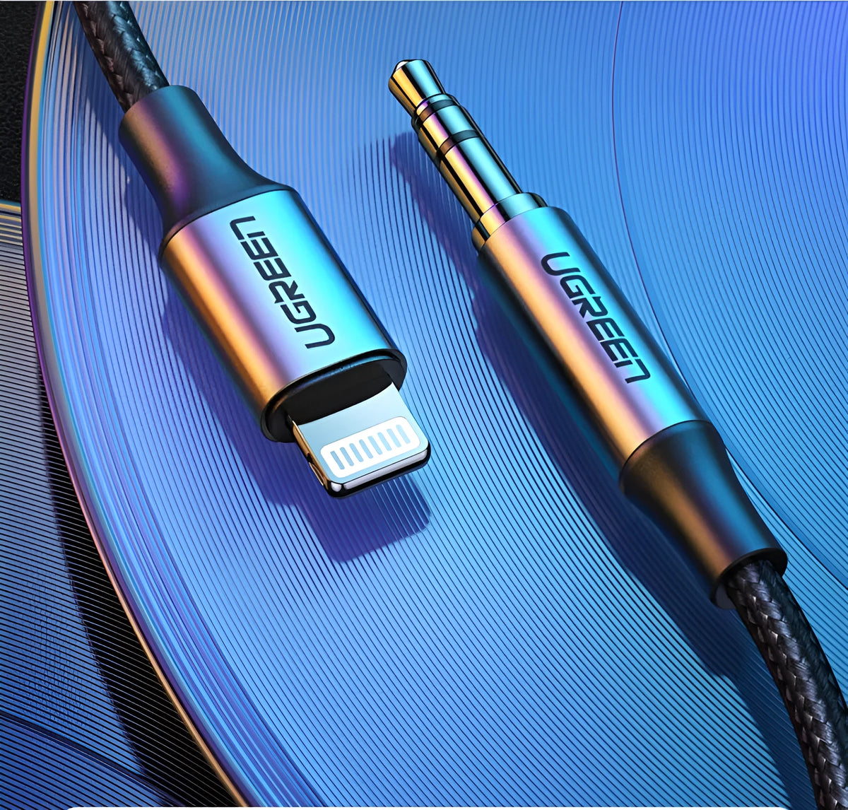 Black Apple Lightning to 3.5mm audio cable for car with silk braid and aluminium shell