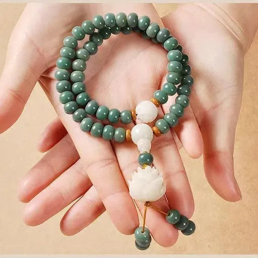 White jade and green sandalwood Bodhi seed bracelet with double ring safety buckle closure