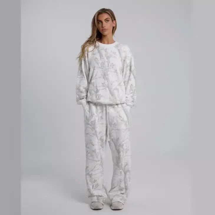 Stylish camo-printed hoodie and jogger set with 3D maple leaf design for autumn/winter fashion