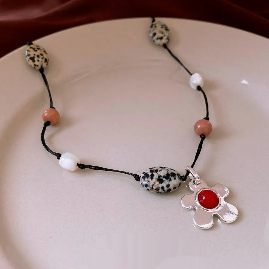 Adjustable stone shell beaded flower pendant necklace in silver or gold tone on 51-60cm chain