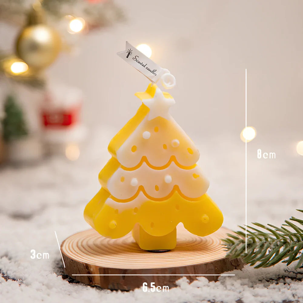 Christmas tree-shaped candle in silicone mold with soy wax and cotton wick measuring 4.5x4.5x10cm