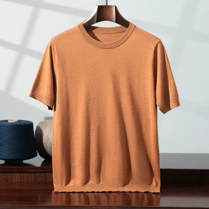 Men's loose-fit thin knitted pullover shirt in light grey, short sleeves, round neck.