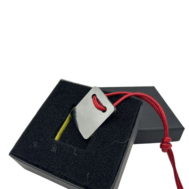 Car paint point repair scraper with silver metal blade for removing paint chips, scratches and small imperfections from automotive bodywork with precision control, suitable for car maintenance and touch-up projects