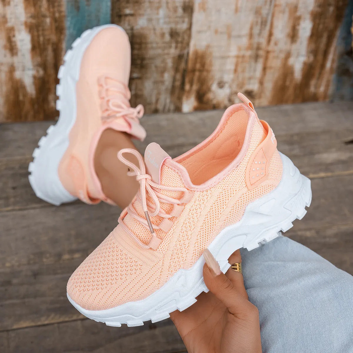 Women's Flyknit mesh casual sports shoes with flat heel and round toe in multiple colours