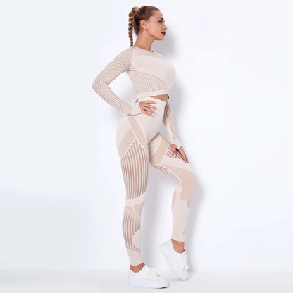 Seamless knitted yoga wearsuit for women in long-sleeved design with stripe pattern