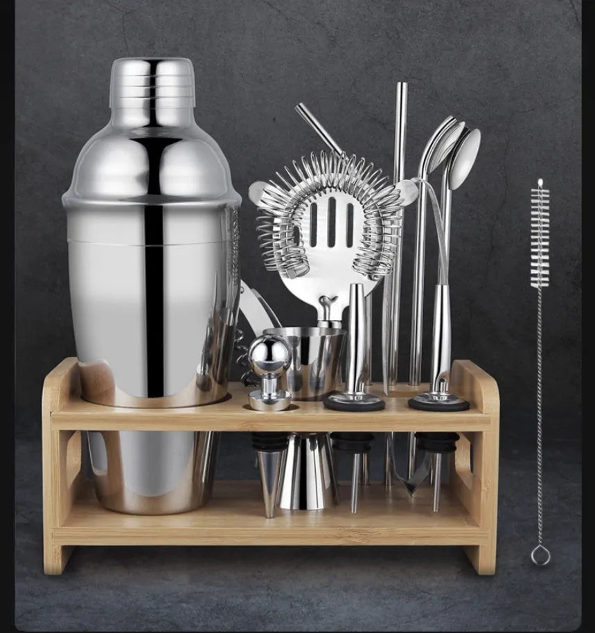 23-piece stainless steel cocktail set with acrylic European-style components for home bar mixing