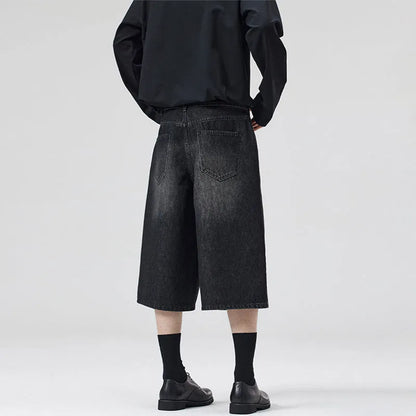 Men's loose straight denim shorts in cropped length with straight-leg cut, available in five colours