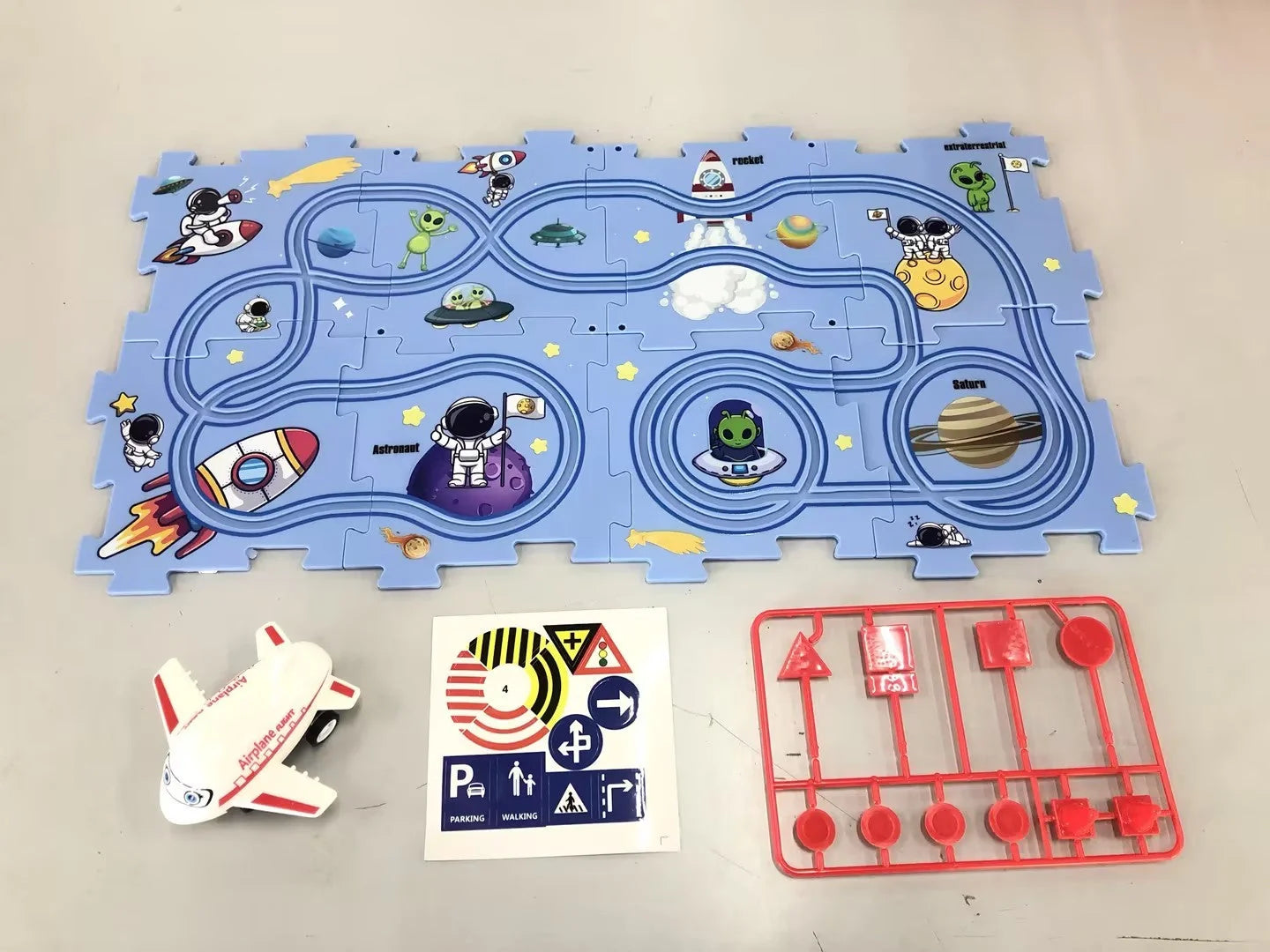 DIY Electric Railroad Speeder Toy with puzzle tracks and automatic car