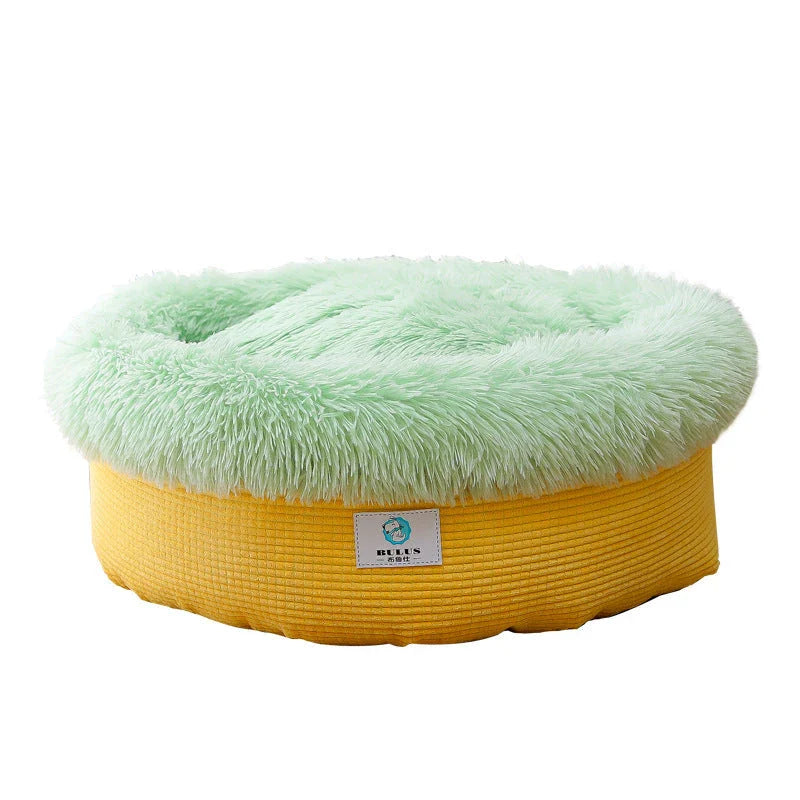 Cozy plush pet nest in a pineapple design, providing maximum comfort and warmth for your furry friend