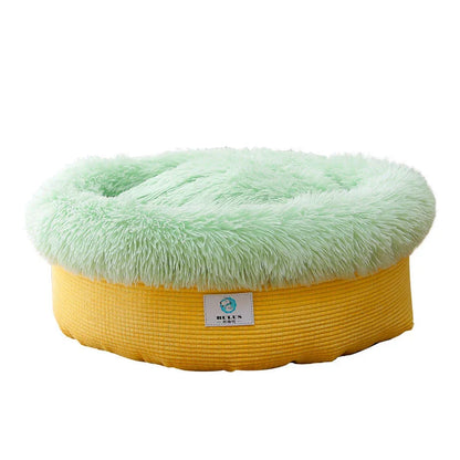 Cozy plush pet nest in a pineapple design, providing maximum comfort and warmth for your furry friend