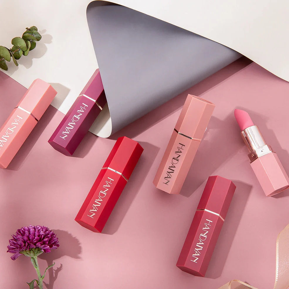 HANDAIYAN matte nourishing lipstick in six colours showing 3.5cm length and 1.2cm diameter bullet