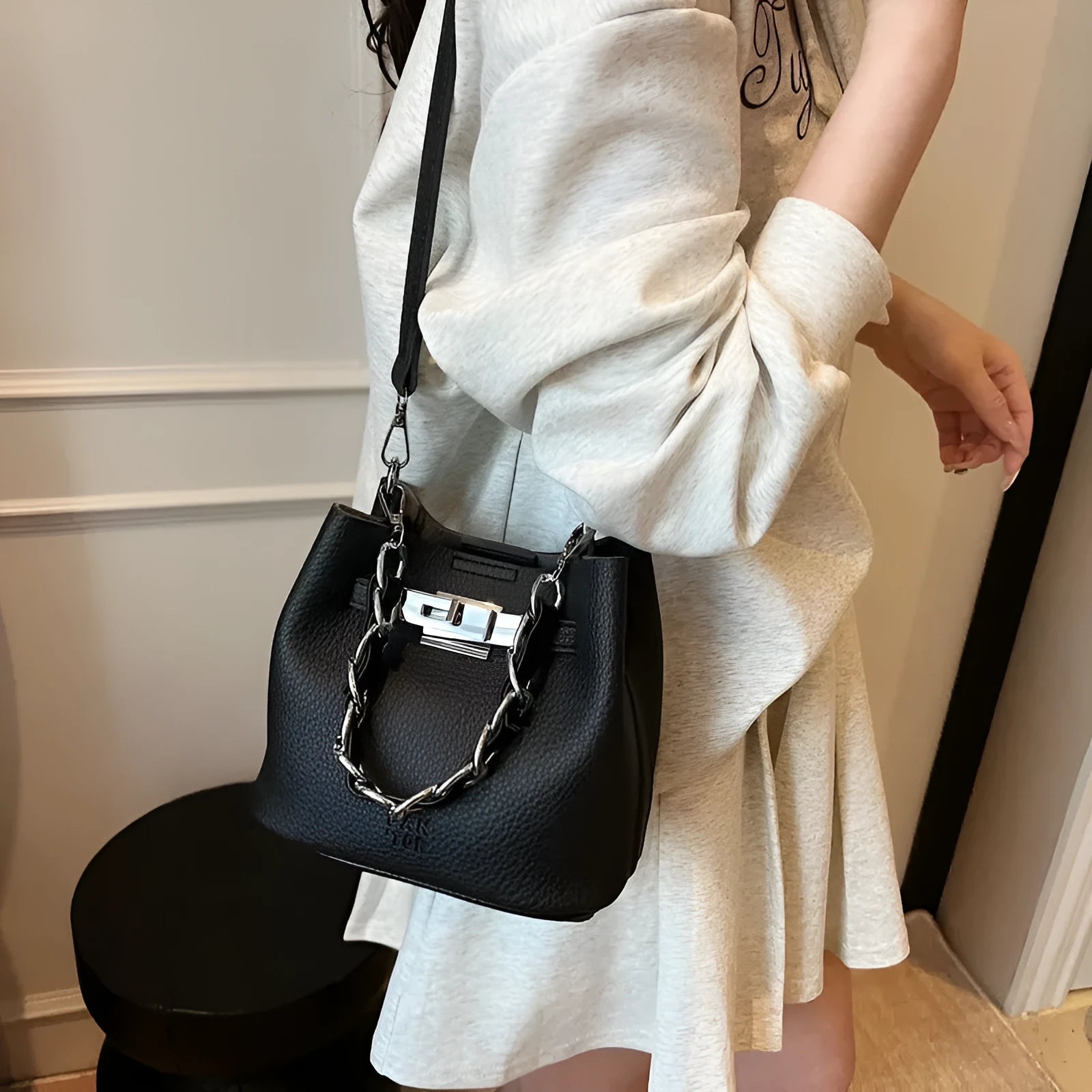 Retro soft PU leather shoulder bucket bag in black with internal organiser compartments