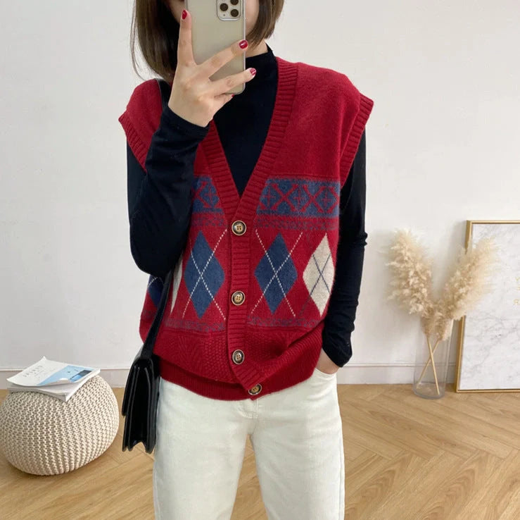 Diamond plaid pattern sleeveless cardigan top in loose fit with free size construction